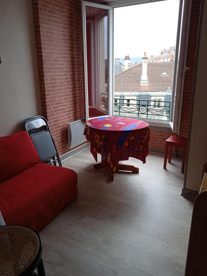 Vichy -Appartement Coquet 2 Pieces - Centre Ville Extérieur photo